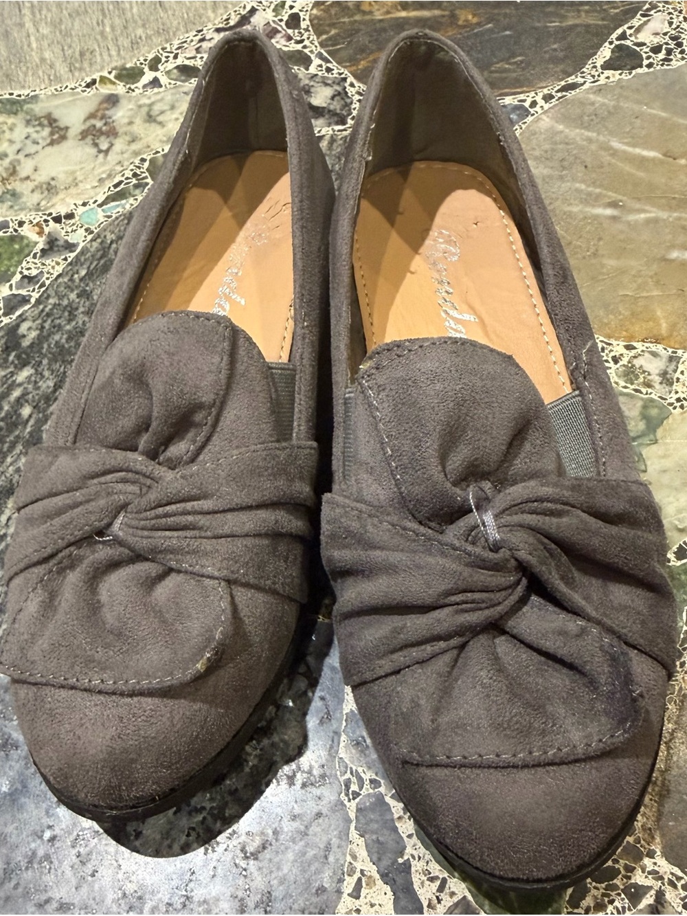 Women’s Gray Knot-Detail Suede Loafers